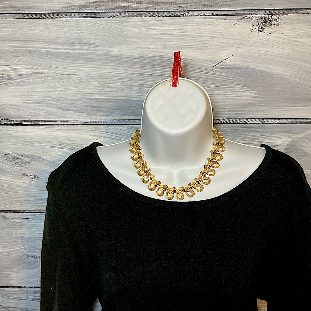 🌟SARHA COVENTRY🌟 GOLDEN FILIGREE CHOKER